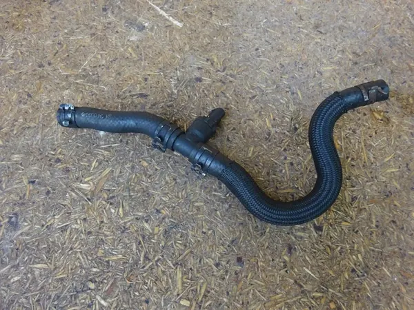 AUDI A3 8P LIFT KRAFTSTOFFROHR SENSOR 1K0130307BA image 6