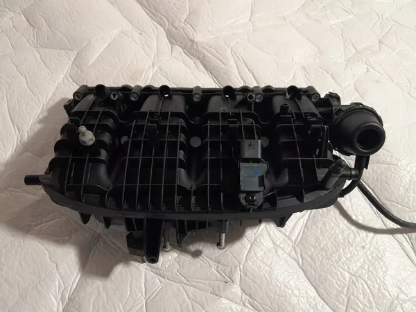 VW AUDI 2.0TFSI Ansaugkrümmer 06L133201T image 3