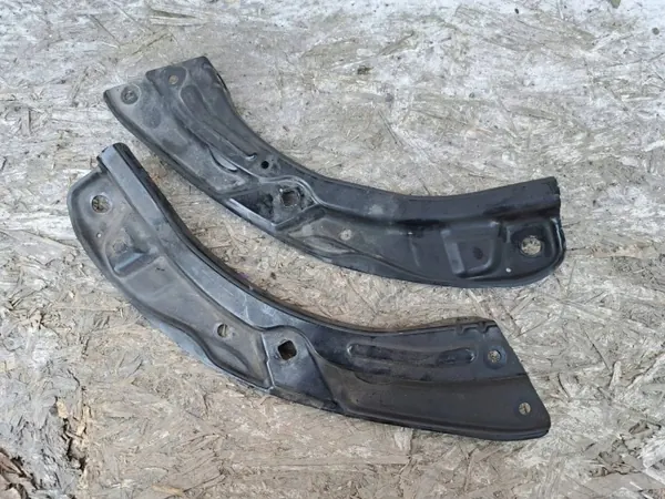 Soportes Skoda Rapid 2014 OEM 5JA805932A - Usados image 4