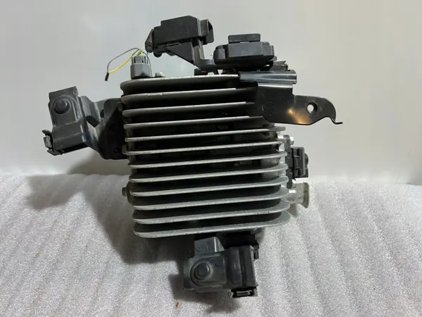 Mazda OE EWVCBHTJ223322 Spanningsomzetter Module image 2