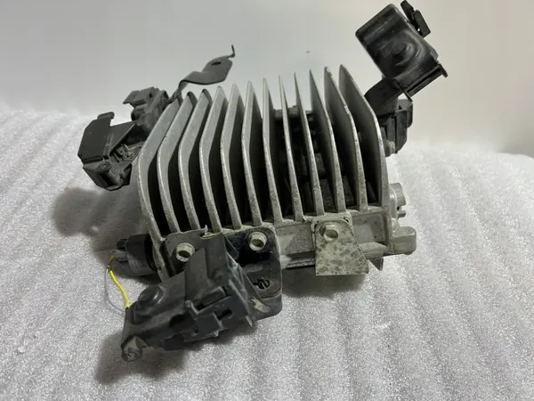 Mazda OE EWVCBHTJ223322 Spanningsomzetter Module image 3