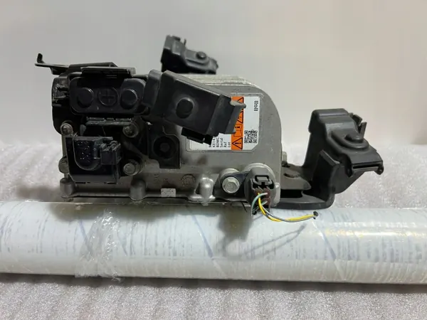 Mazda OE EWVCBHTJ223322 Spanningsomzetter Module image 4