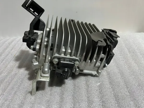 Mazda OE EWVCBHTJ223322 Spanningsomzetter Module image 6
