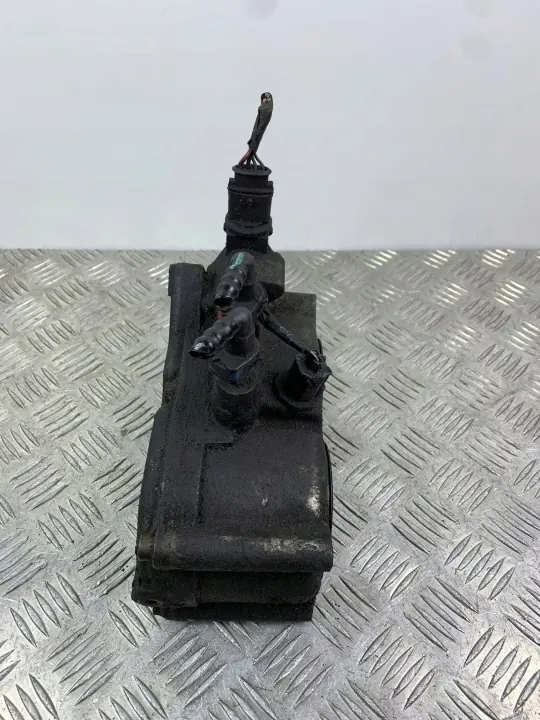 Jeep Cherokee bränslefilterhus OEM FOB24695 image 4