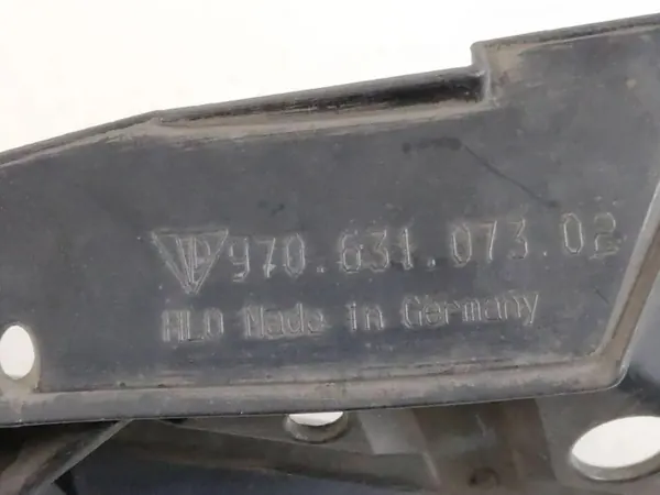 Porsche Panamera 970 vasen ajovalokiinnike OEM 97063107302 image 4