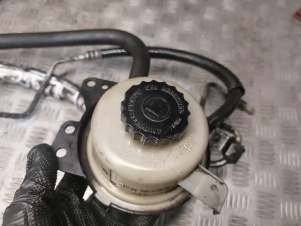 Ohjausnesteastia OEM 04743012AA Chryslerille image 6