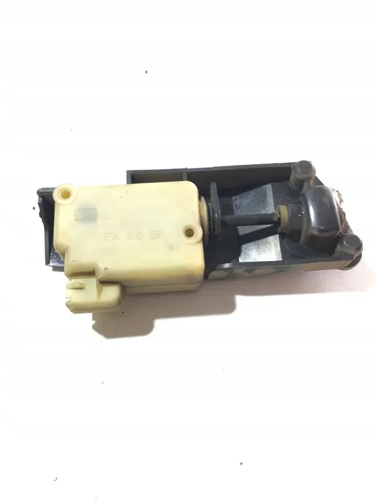 Volvo OE 30716837 bränsletanklucka aktuator image 3