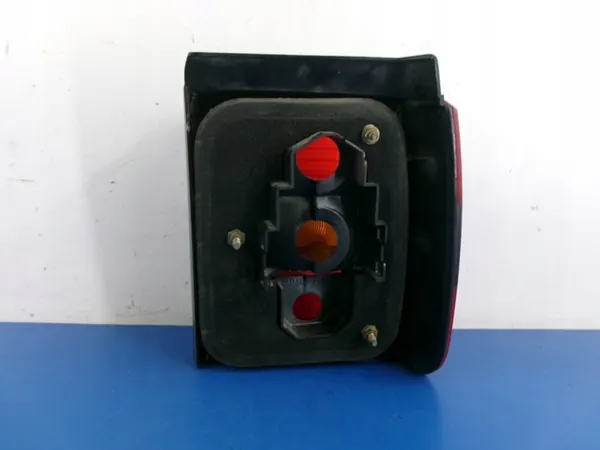 VW Passat B4 Kombi Luz Trasera Izquierda 3A9945111B image 2