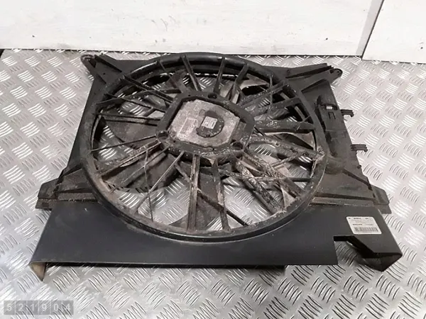 Volvo Kühlerlüfter mit Diffusor OEM 30665985 image 2