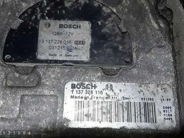 Volvo Kühlerlüfter mit Diffusor OEM 30665985 image 3