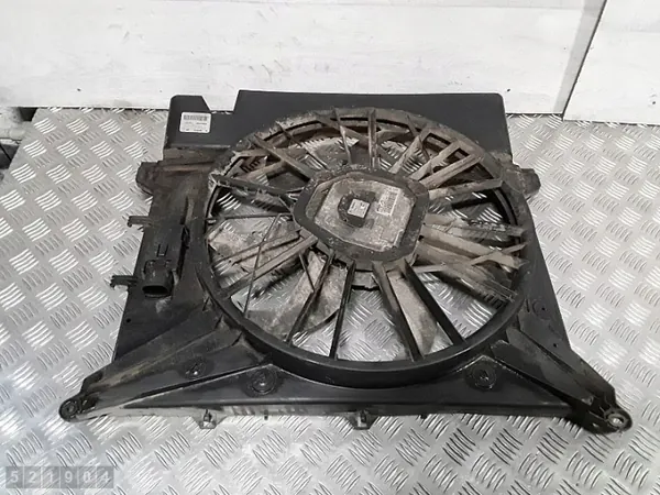 Volvo Kühlerlüfter mit Diffusor OEM 30665985 image 4