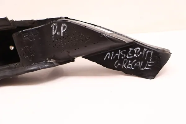 Maserati Grecale rechter spatbordvoering OEM 670157929 image 6