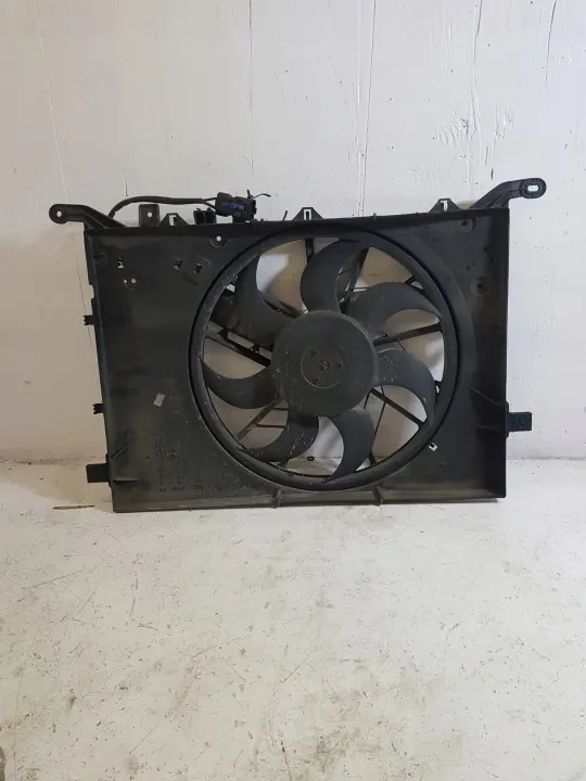 Ventilador de radiador Volvo usado OEM 0130303909 image 2