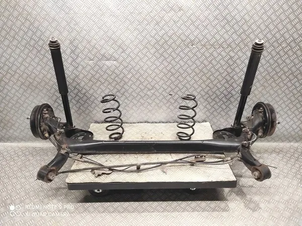 Poutre de suspension arrière complète Toyota Yaris III 1.5 VVTI image 2