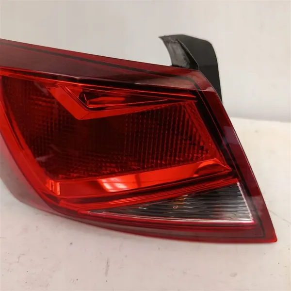 Luz Trasera Izquierda Seat Leon 3 III 5F 5F0945095B image 4