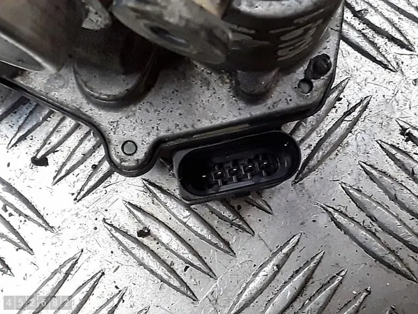 Corpo de borboleta Skoda Octavia 2015 1600tdi 04l128063p image 5