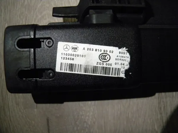 Rodillo de maletero OEM A2538109002 para Mercedes GLC SUV image 9