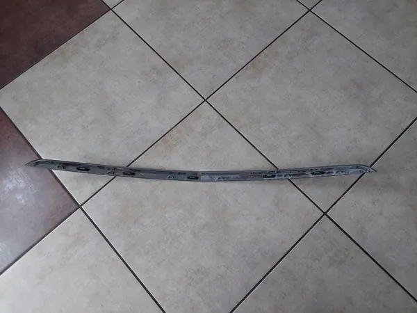 Moldura Cromada Porta-Malas - Mercedes E-Class W207 Coupe - OEM image 9