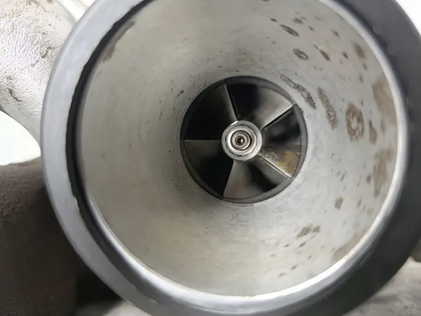 Turbocompresor con colector OEM 55211063 773720-1 image 7