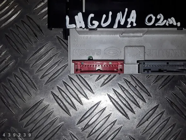 Renault Laguna Display Bildschirm OEM P8200002604A image 3