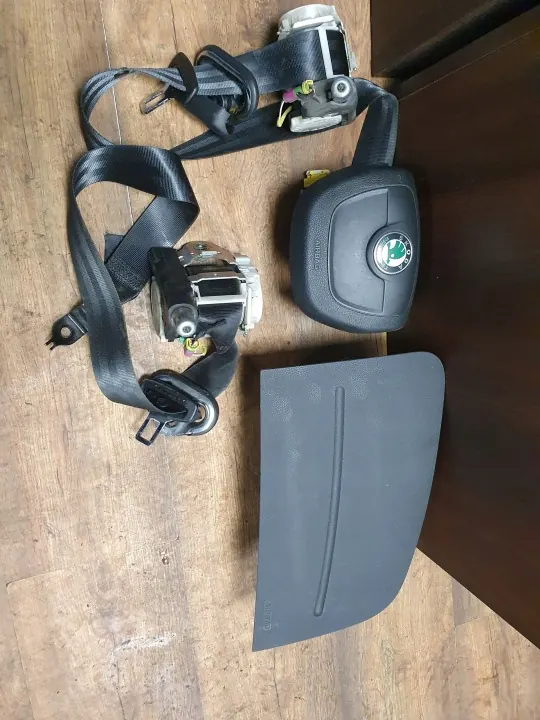 DESKA SKODA FABIA II Airbag-sensorplaat 07-14 image 2