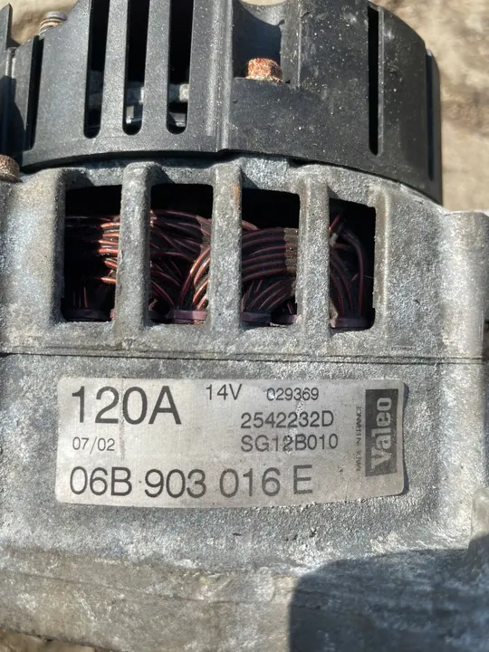 Alternaattori Skoda 06B903016E image 2