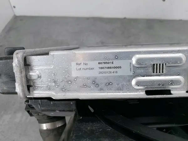 Radiador de agua con ventilador BMW E91 2.0 D 318d OEM 6078501E image 4