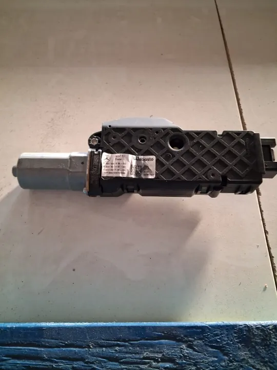 Mercedes GLA H247 Sunroof Motor OEM a2479061805 image 2
