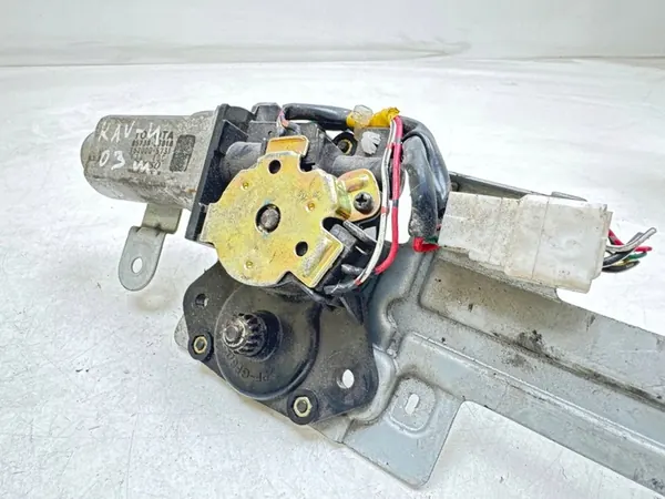 Zonneschaduw motor Toyota RAV 4 2002 image 3