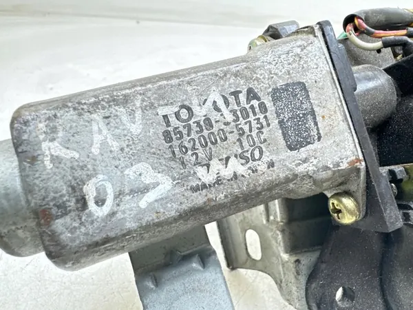 Zonneschaduw motor Toyota RAV 4 2002 image 4