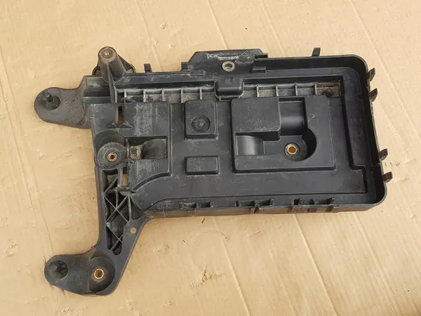 Carcaça de bateria completa / Audi A3 8P - VW Golf V VI - Seat Leon II image 5