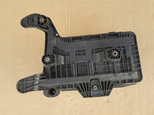 Carcaça de bateria completa / Audi A3 8P - VW Golf V VI - Seat Leon II image 6