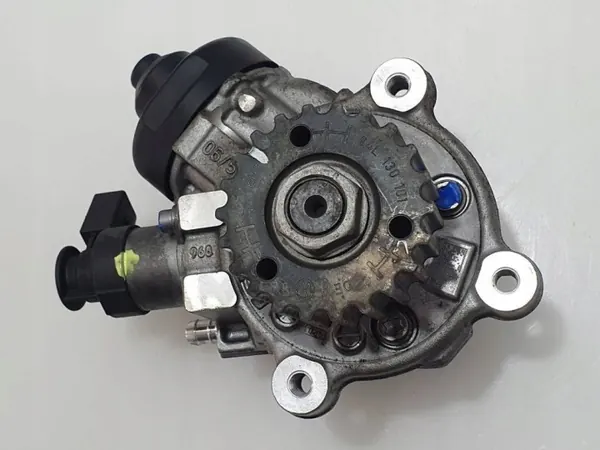 Polttoaineen ruiskupumppu OEM 04L130755D Audi A3 S3 image 2