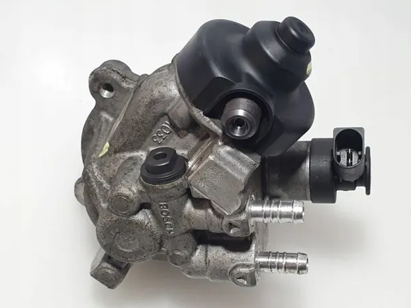 Polttoaineen ruiskupumppu OEM 04L130755D Audi A3 S3 image 8