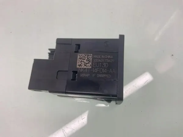 USB-portti OEM NK4T14F014AA Ford Transit Connectille image 5