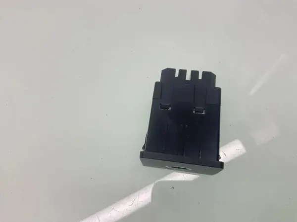 USB-portti OEM NK4T14F014AA Ford Transit Connectille image 6