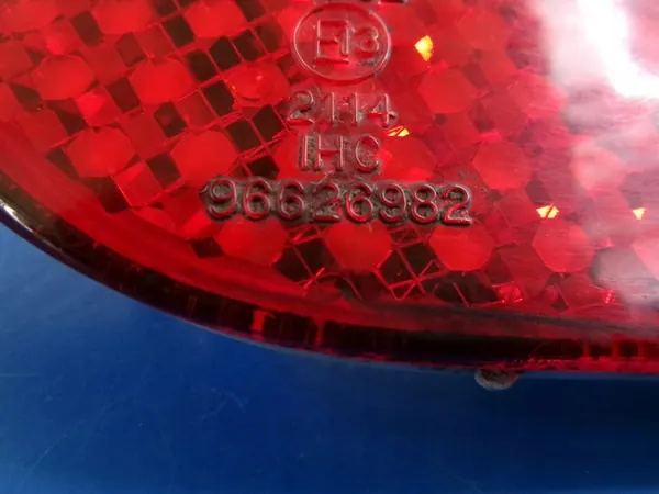 Chevrolet Captiva Bakre Stötfångare Reflektor Höger 96626982 image 3