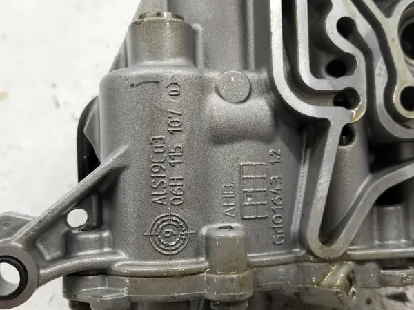 Bomba de aceite usada OEM 06H115107Q Audi A4 B8 1.8 TFSI image 7