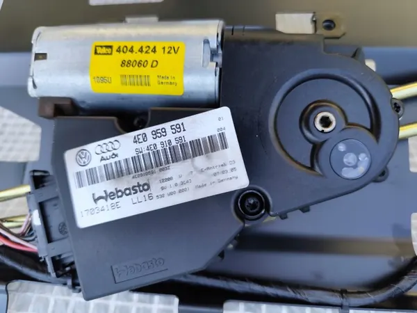 Audi A8 D3 Kattoikkuna OEM 4E0877041C - Lyhyt Versio image 7