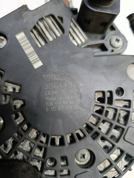 Volvo V40 II 2015 Alternator image 5