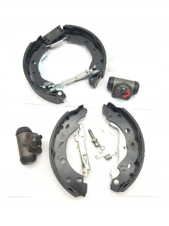 Jeu de plaquettes Bosch OEM 0 204 114 649 image 3