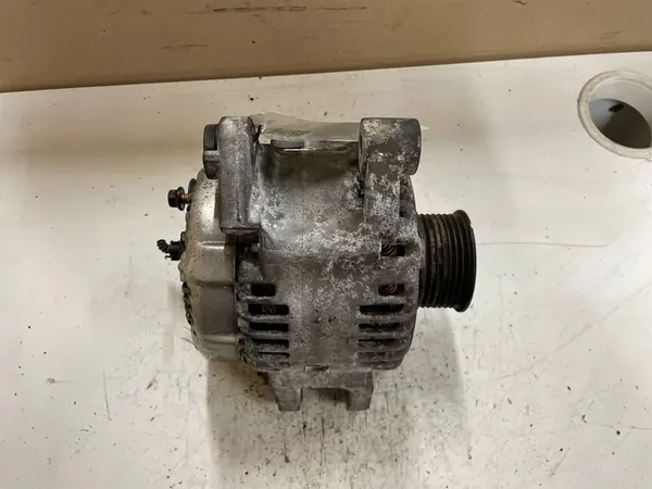 Vaihtovirtageneraattori KIA SORENTO I 2.5L diesel 2006 OEM 373004A300 image 4