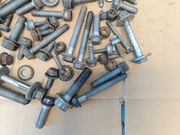 OEM 5.20kg jousitusruuvit VW Passat B8:lle image 3