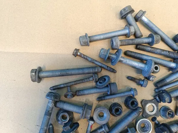 OEM 5.20kg jousitusruuvit VW Passat B8:lle image 4