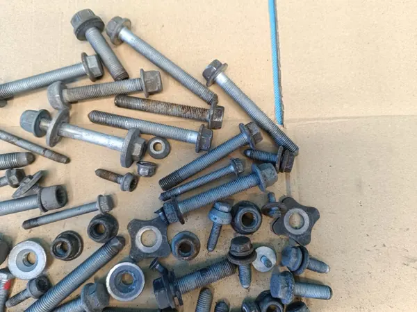 OEM 5.20kg jousitusruuvit VW Passat B8:lle image 5