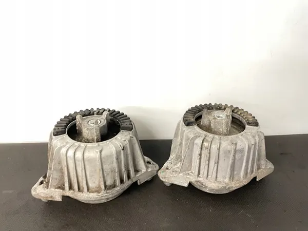 MERCEDES E W212 2.2 CDI Moottorin Kiinnike A2122404117 image 2