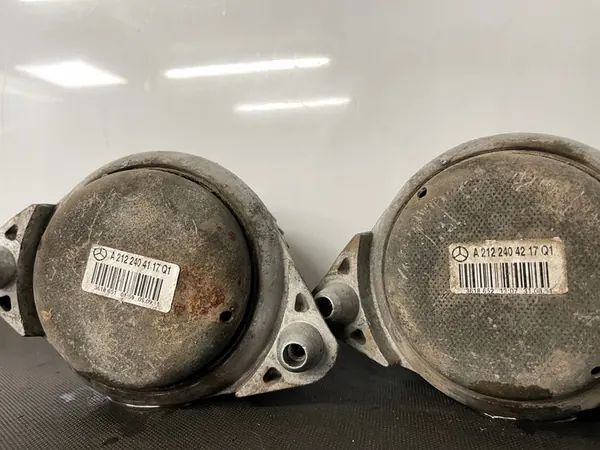 MERCEDES E W212 2.2 CDI Moottorin Kiinnike A2122404117 image 4