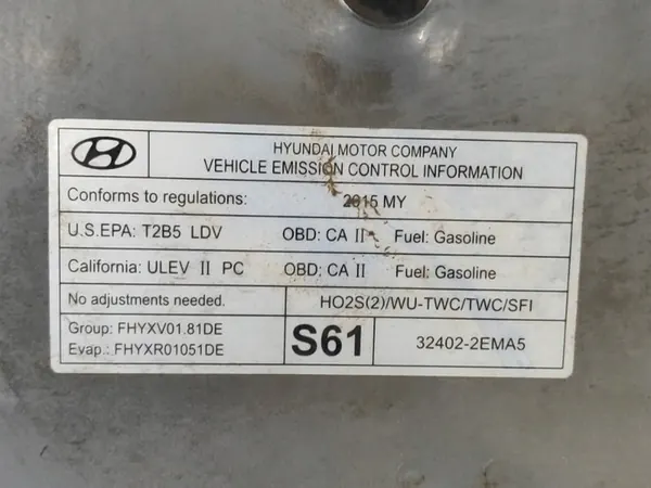 Hyundai Elantra MD Moottorin kansi image 9