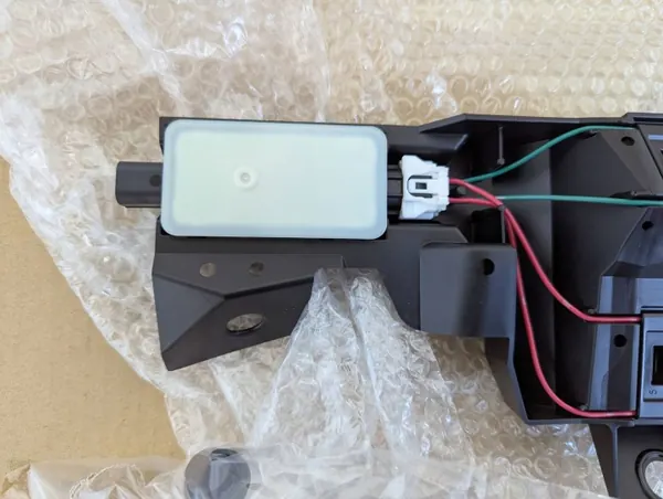 Heckklappensensor OEM 8910A-46010 für Lexus RZ 2022-2025 image 3