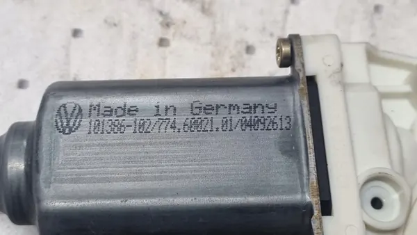 Etummaisen oikean ikkunamoottori VW GOLF IV 1C1959802A image 4